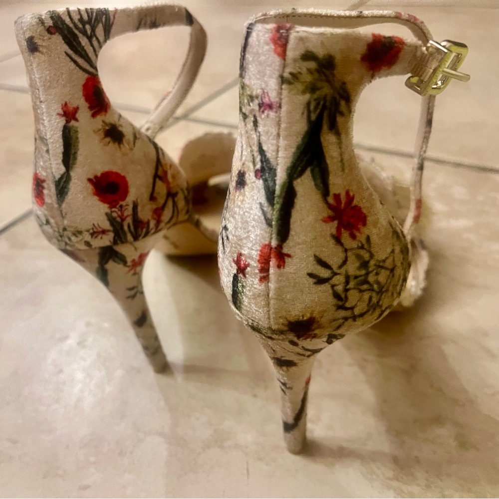 Gianni Bini Multicolor Floral Heels